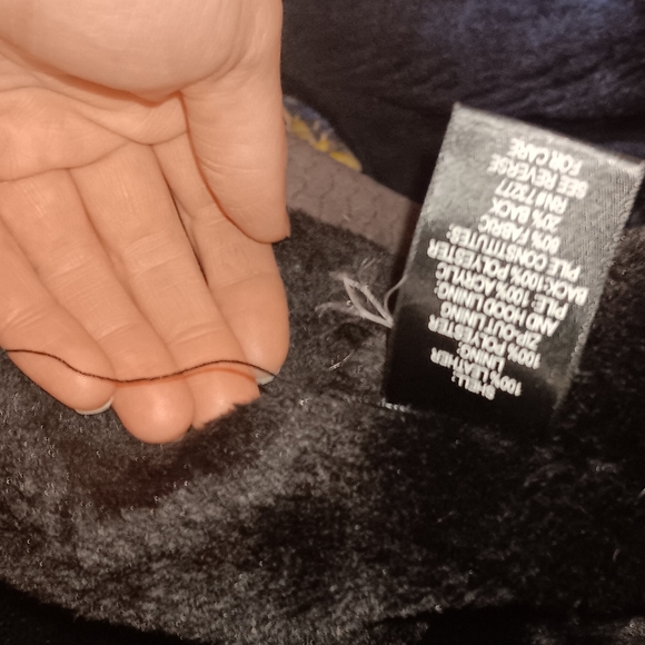 Leather jacket with a zippable fleece lining - Picture 2 of 6